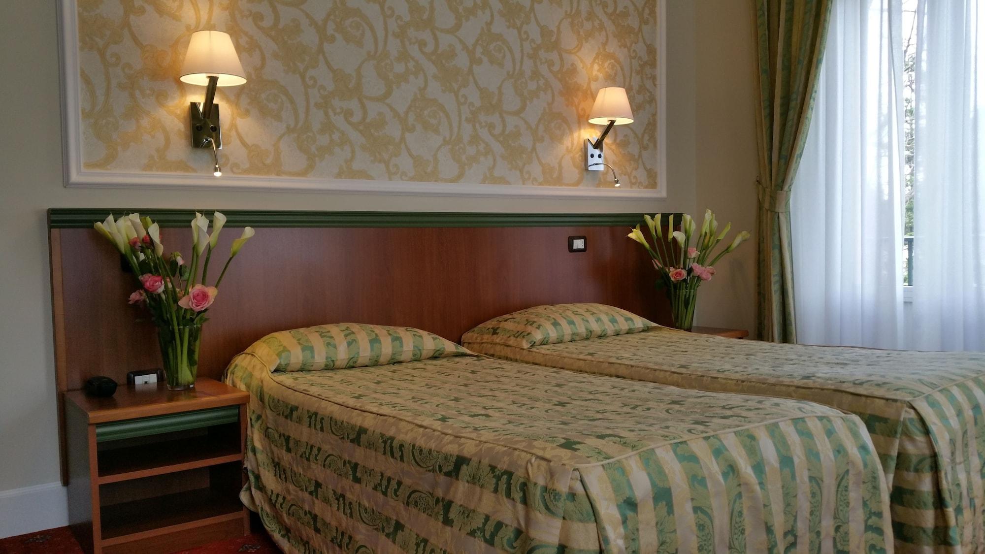 Hotel Flora Стреза Екстериор снимка