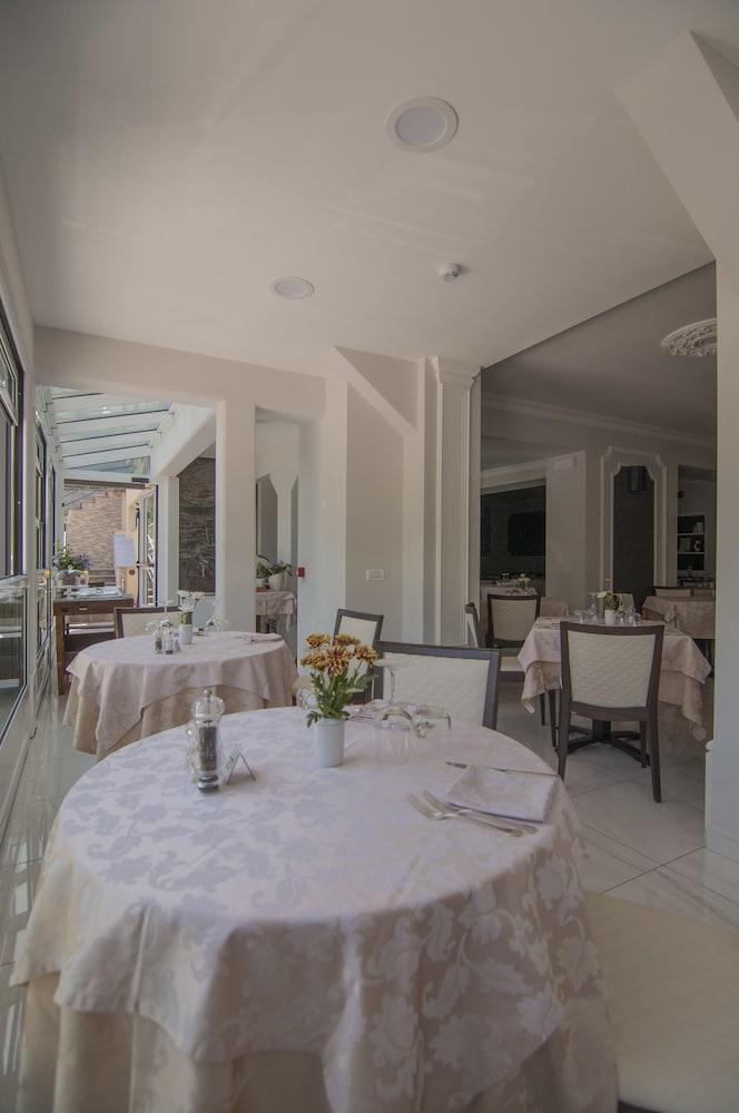 Hotel Flora Стреза Екстериор снимка