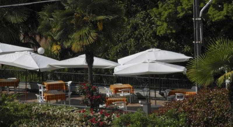 Hotel Flora Стреза Екстериор снимка