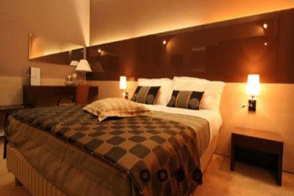 Hotel Flora Стреза Екстериор снимка
